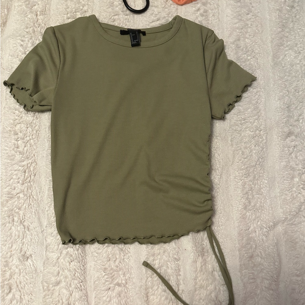 Forever 21 Cropped Shirt